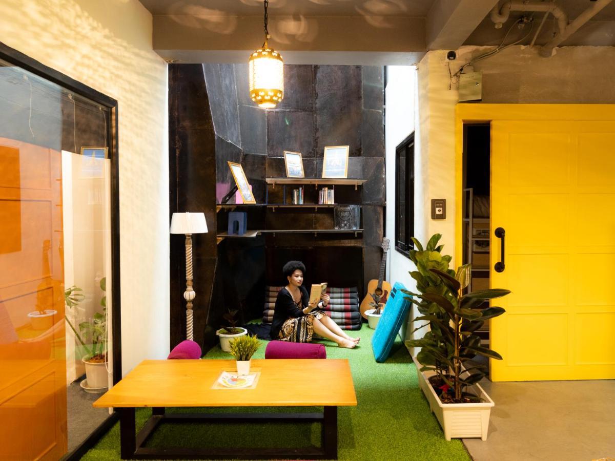Khao San Social Capsule Hostel Bangkok Exterior foto