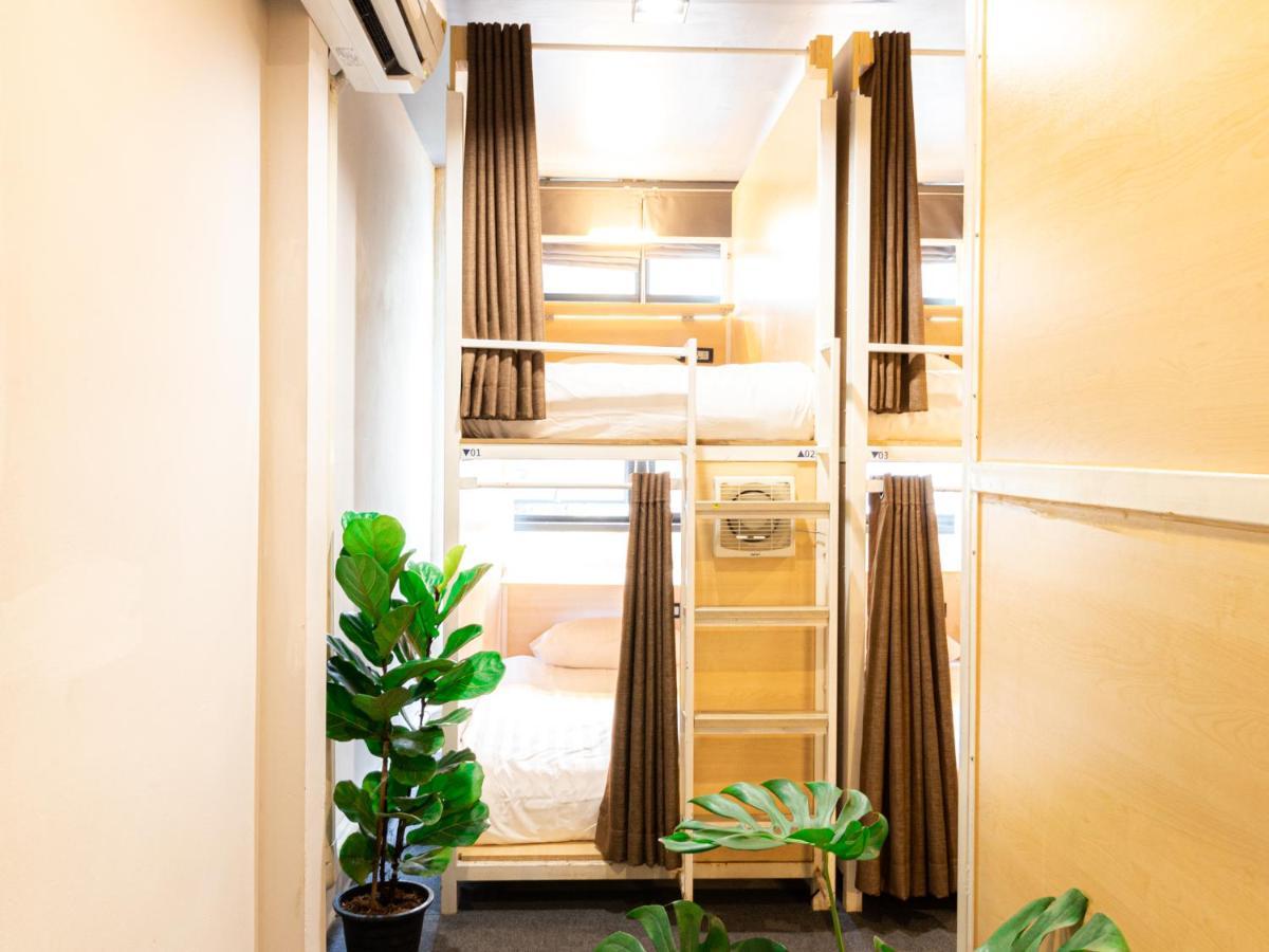 Khao San Social Capsule Hostel Bangkok Exterior foto